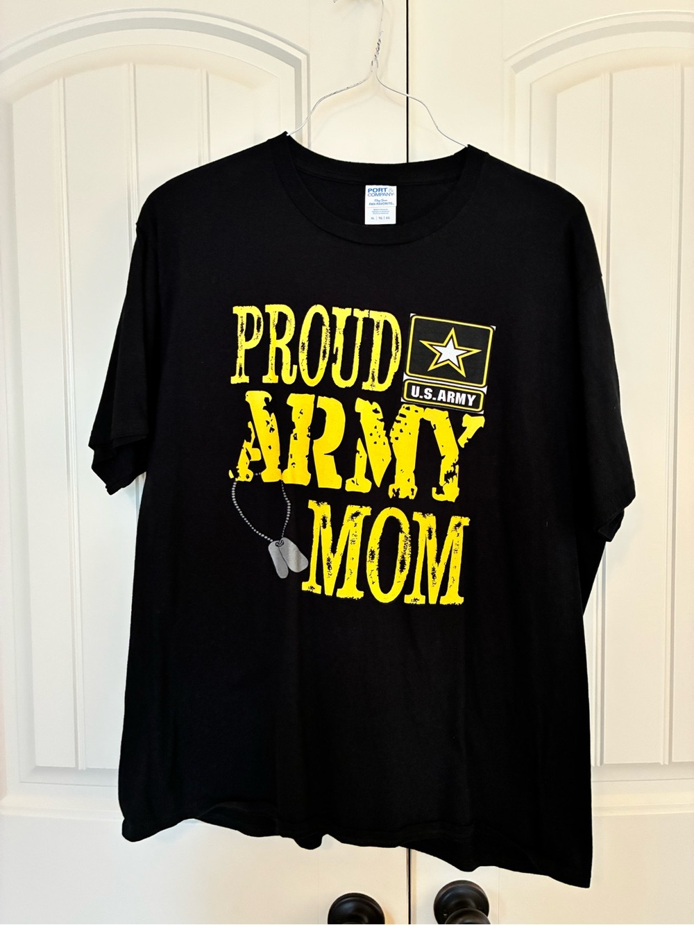 Gildan Black Proud Army Mom Tee with Yellow Print size XL military